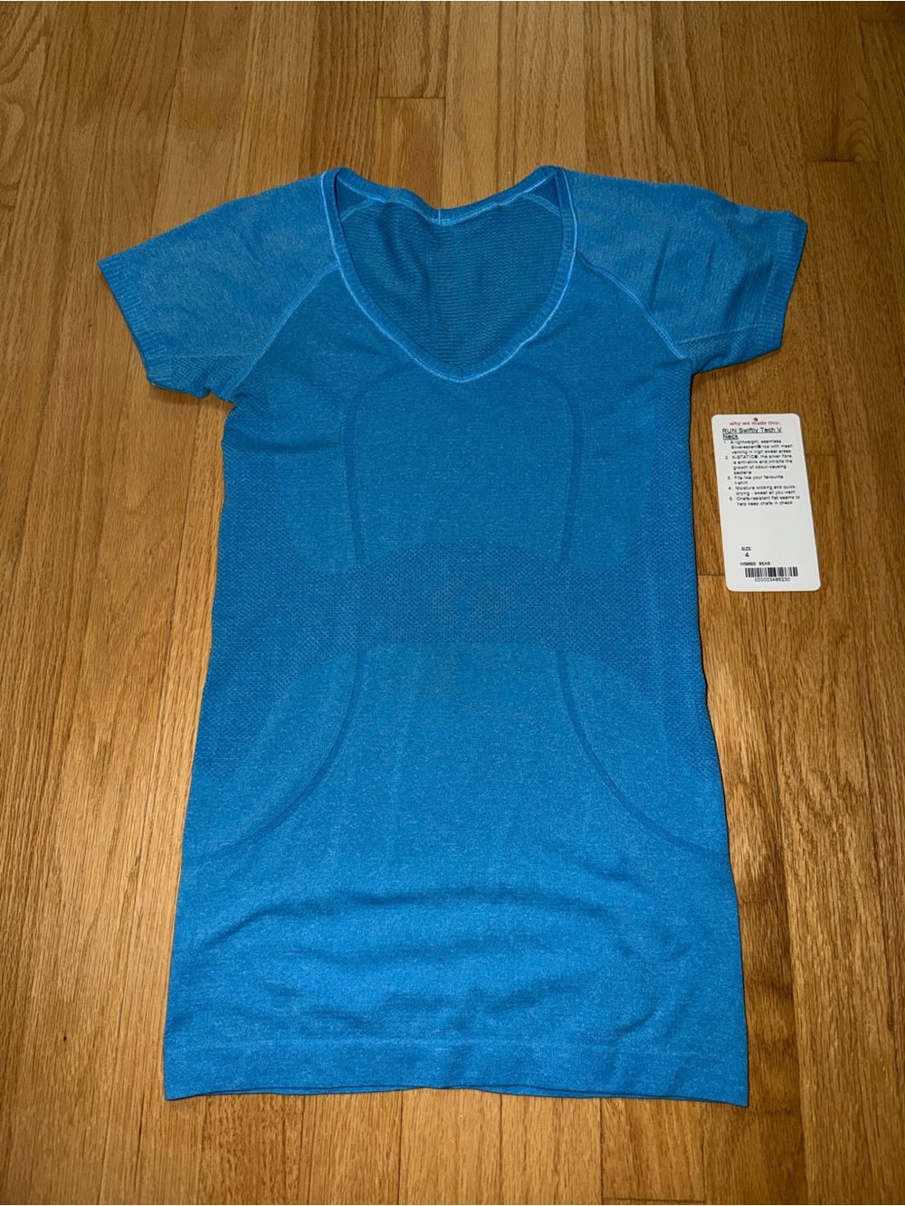 Lululemon Run: Swiftly Tech V Neck- Beach Blanket Blue- Size 4